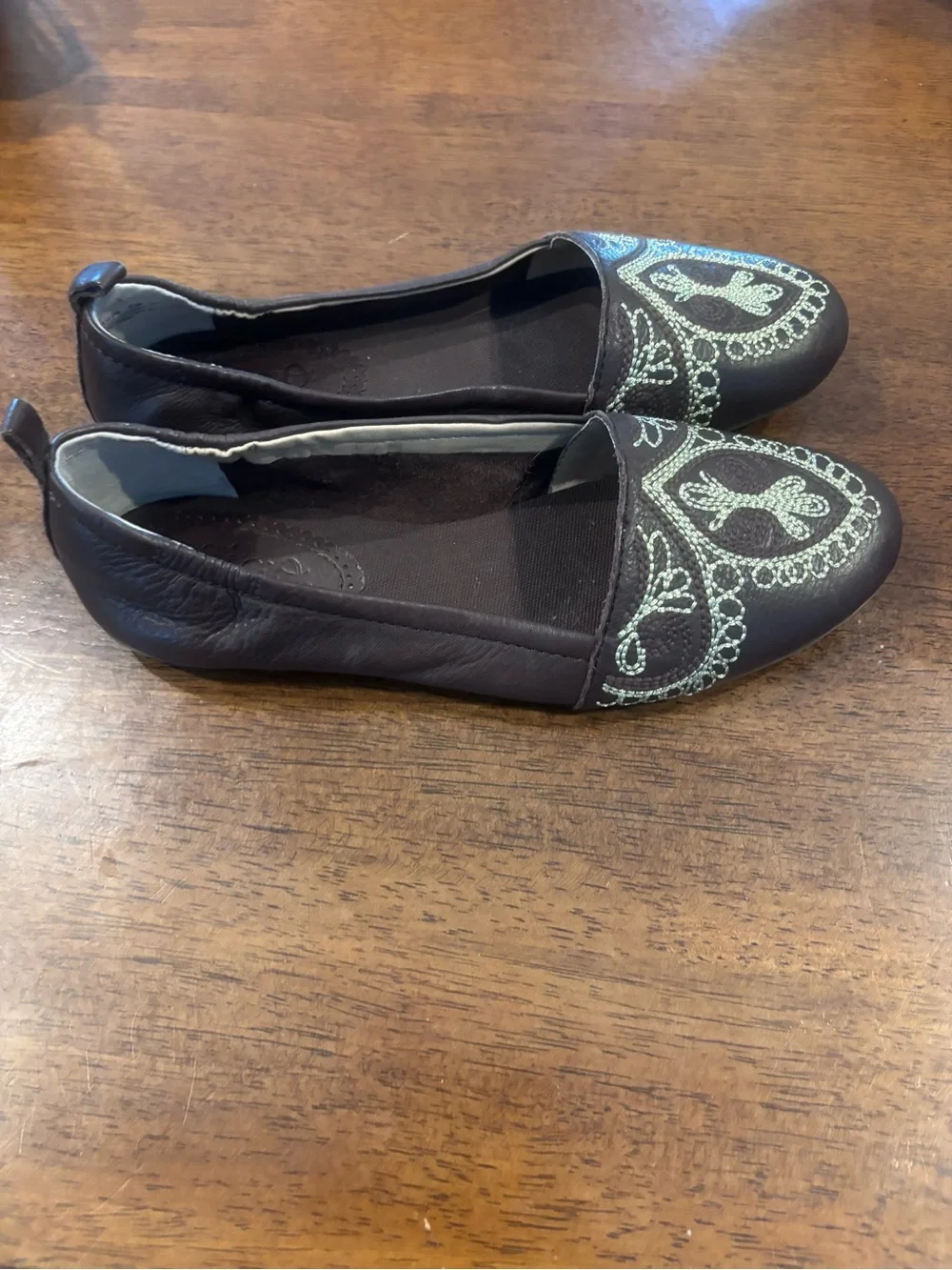 Latigo women flats